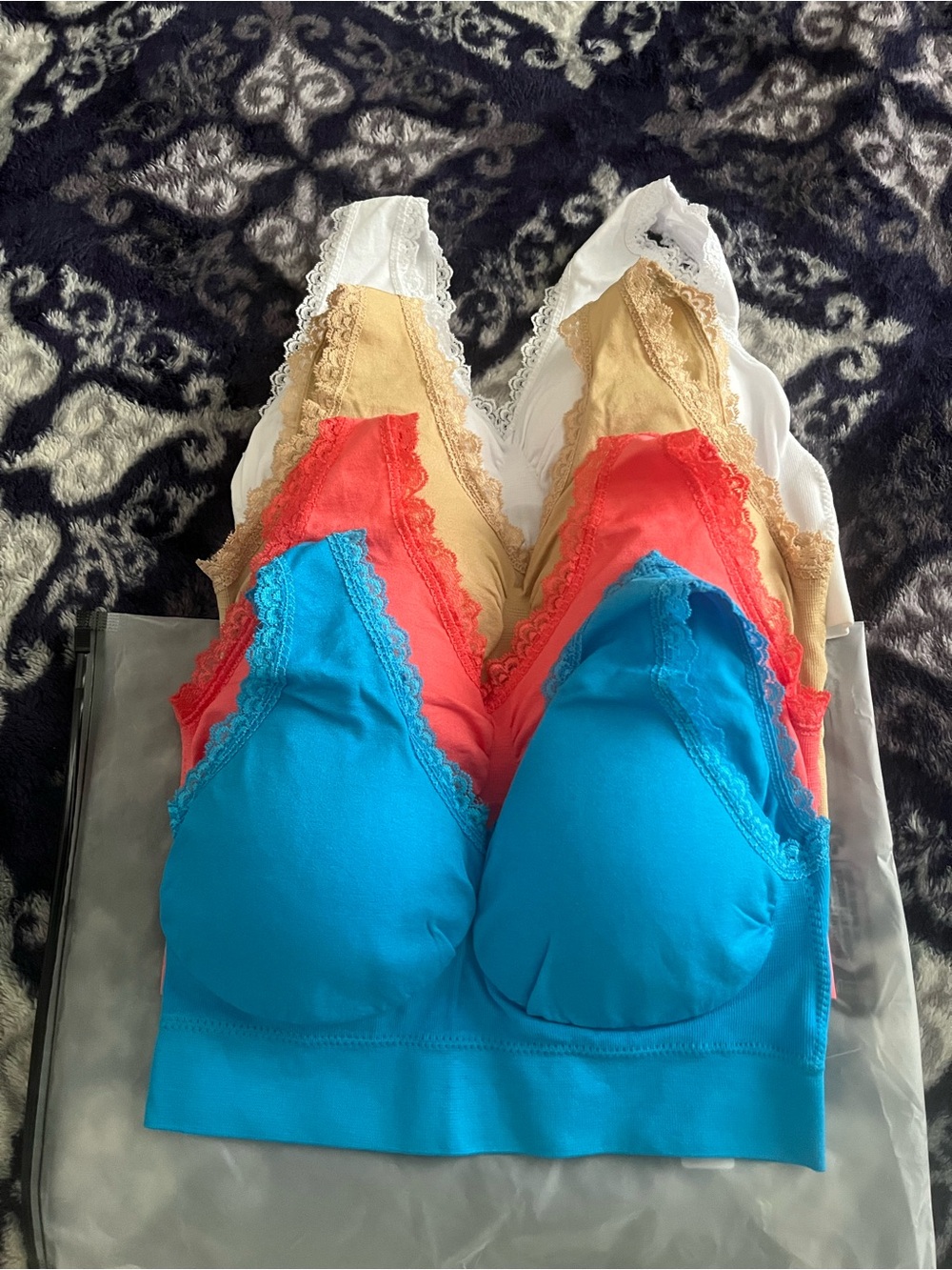 Women’s Lace-Trim Seamless Bralette - Turquoise, Coral, Tan, White (4)